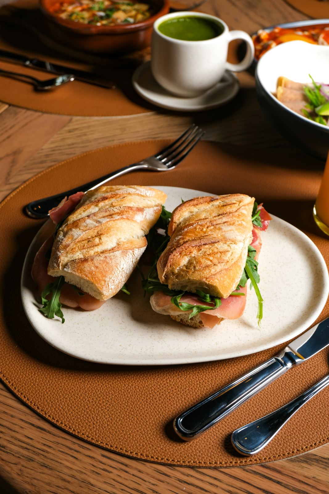 Panini de jamón serrano con arúgula